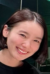 飯豊まりえ